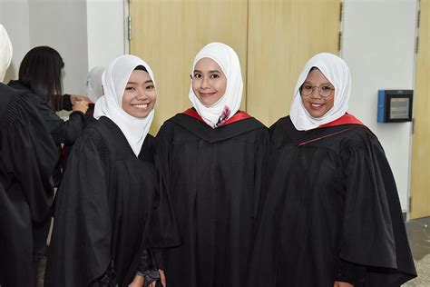 Atau memiliki diploma yng berkaitan dari institusi. Diploma Pengajian Islam (DPI) - IPIP | Institut Pengajian ...