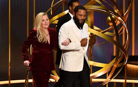 Christina Applegate Takes To The Emmys Stage With Cane Following Ms