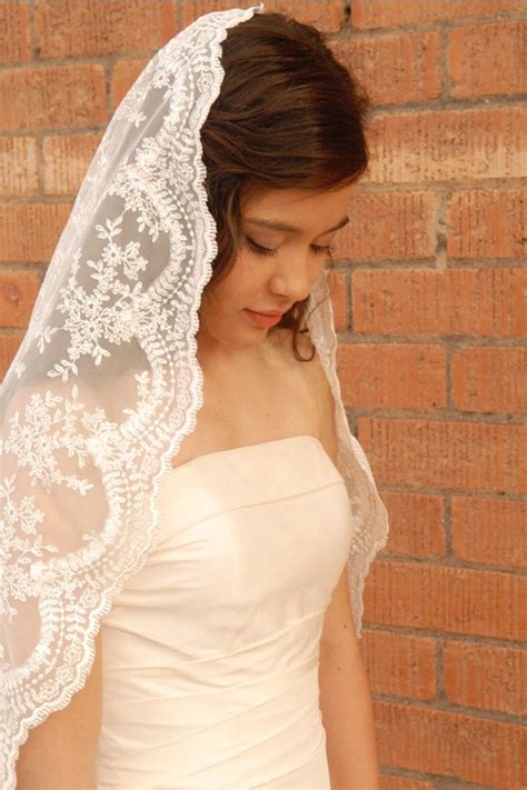 Lace Mantilla Wedding Veil Spanish Style Veil Romantic Veil Madrid