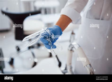 Female Speculum Hi Res Stock Photography And Images Alamy