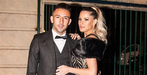 Adelantándose a la hora de brasil, que es donde se encuentra mauricio isla, ad portas de disputar la copa américa, gala caldirola le dedicó un emotivo mensaje por su cumpleaños número 32. Gala Caldirola comparte foto junto a Mauricio Isla y es ...