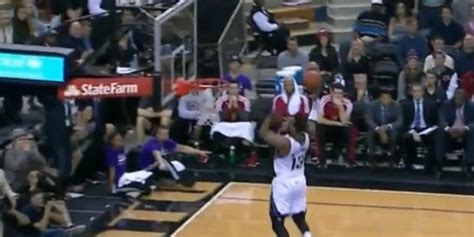 Derrick Williams Tried Off The Backboard Dunk And Failed Miserably Video Huffpost