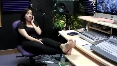 Bare Foot And Administrative Secretary Relaxing Her Feet Xhamster