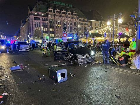 Хаос на рождественской ярмарке в Дюссельдорфе: 20 раненых