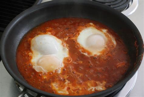 Eggs Poached In Tomato Sauce The Wannabe Chef