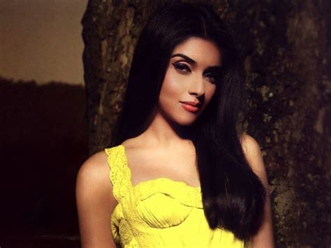 Bollywood Actress Hot Wallpapers 1080x1080 Download Hd Wallpaper