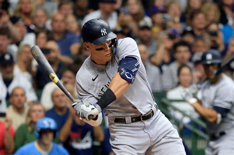 Aaron Judge Hits 58th And 59th Home Runs Moving Him Two Away From