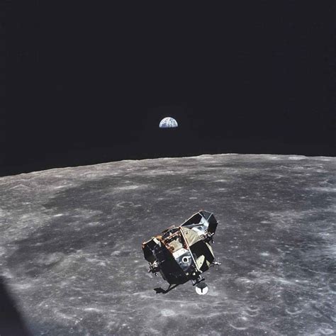 Le 20 Juillet 1969 Michael Collins Ne Marchait Pas Sur La Lune