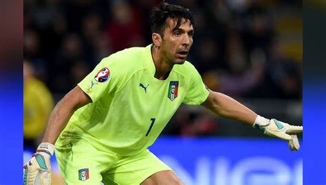 L'italie trois sur trois, les gallois en seront. Buffon's Italy Match Shirt, Euro 2016 Qualifiers ...