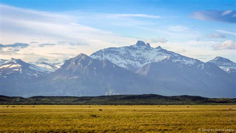 Fields And Mountains Common Landscape In El Calafate Arge Flickr