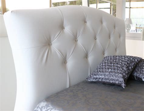 Trova la tua occasione su annunci.net: Letto in stile moderno in ecopelle BIANCO CON SWAROVSKI - Paternoster Home