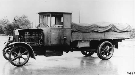 Daimler i Benz pionierami silników Diesla w ciężarówkach MOTOFAKTOR