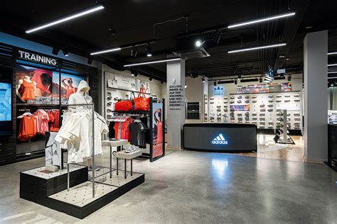 Adidas Performance Store N Style Guide