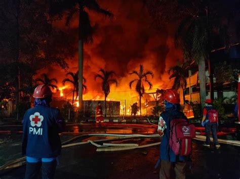 Indonesian Paint Factory Goes Up in Massive Flames ...