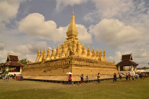 pha-that-luang-temple-in-vientiane-thousand-wonders