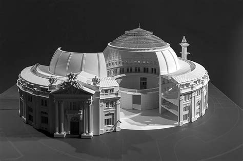 E l edificio de la antigua bolsa de comercio , en el corazón de parís , fue elegido por françois pinault — ceo y presidente de kering — para su nuevo proyecto cultural, que acogerá todas sus obras de arte contemporáneo y moderno. Paris : les nouveaux restaurants les plus attendus de 2020 ...