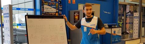 Le bts management commercial opérationnel est une formation qui se déroule sur 2 ans, et qui est directement accessible après un baccalauréat. Après un BTS MUC, Jean-Baptiste se lance dans le ...