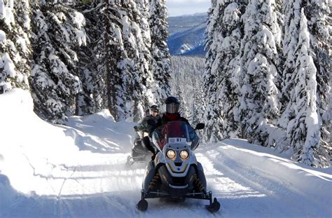 10 Best Places For Snowmobiling In The Us Vacations In The Us