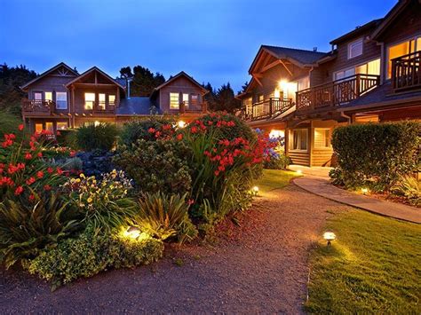 top 10 coolest budget friendly hotels in the usa tripstodiscover cannon beach hotel cannon
