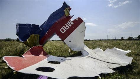 Mh17 Crash My Revealing Fragments From East Ukraine Bbc News