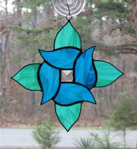 Pin By Yoyodie On Leadlight Stained Glass Flowers Stained Glass