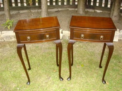 A (definition of bedside table from the cambridge advanced learner's dictionary & thesaurus © cambridge university press). Pair 1930's Mahogany Bedside Tables Lamp Tables | 125469 ...