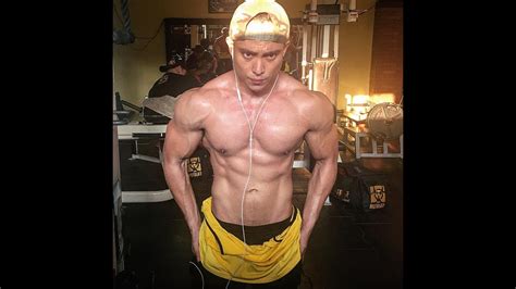 Hot Filipino Hunk Shows Muscle Youtube