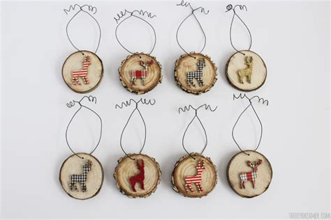 11 Diy Wood Slice Christmas Ornaments To Make Shelterness