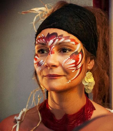 Appliquer le motif frontal du pochoir indien. Épinglé sur jour de l an