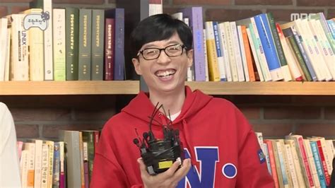 He is also a comedian, but he is famously known as the tv presenter for variety shows such as running man, infinite challenge, happy together season 3, and many more. All About Running Man Cast Member Yoo Jae-suk: Wife ...