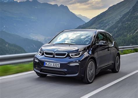 Muotoilu, innovatiiviset ominaisuudet ja sähköistävä ajodynamiikka. BMW i3 : une nouvelle autonomie de 370 km pour fin 2018