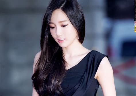 Short hairstyles for black women. 8 Gorgeous Photos Of Taeyeon's New Black Hairstyle