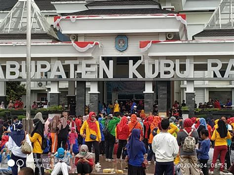 Jalan Sehat Kabupaten Kubu Raya Dalam Rangka Hari Ulang Tahun Kabupayen