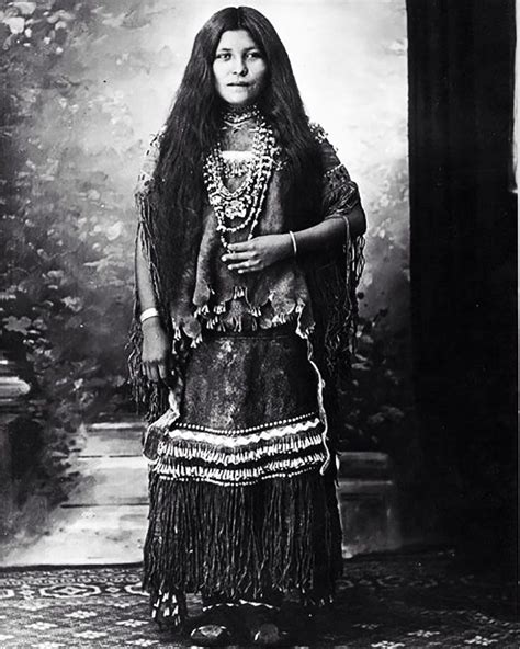25 Stunning 19th Century Portraits Of Native America Women History Filles Amérindiens