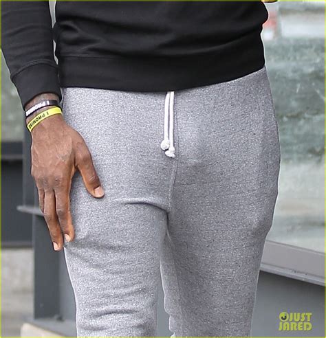 Lebron James Steps Out In Very Tight Sweatpants Photo 3603261 Lebron