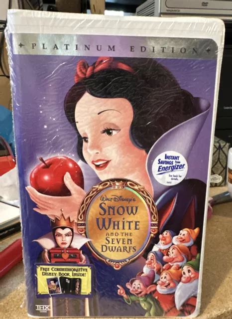 SNOW WHITE The Seven Dwarfs VHS Clamshell Disney Platinum Edition