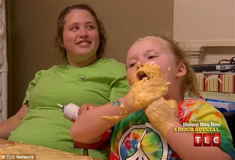 Honey Boo Boo Eats Cheese Straight From The Can Daily Mail Online