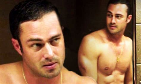 Taylor Kinney Adds Fuel To Nbcs Chicago Fire In Steamy Shirtless Scene Daily Mail Online