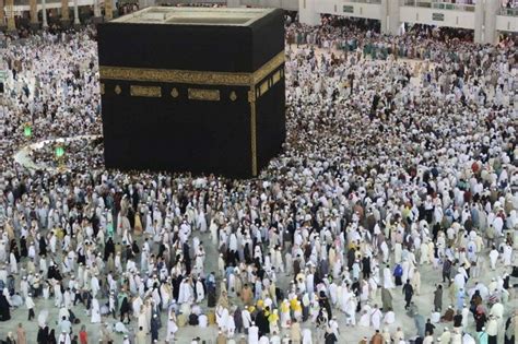 وأعلنت 8 دول هي السعودية وفلسطين والبحرين والإمارات والكويت والعراق ومصر والجزائر. صلاة التراويح في رمضان , فوائد صلاة التراوايح - رمزيات