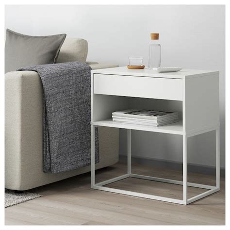 Unter dem bett ist jede menge platz für bettkästen perfekt zum verstauen von zusätzlichen decken kissen o. Möbel & Einrichtungsideen für dein Zuhause | Ablagetisch ...