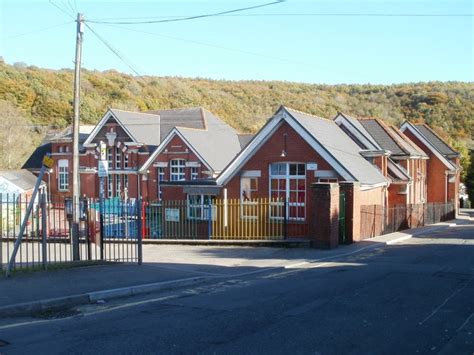 Victoria Primary School Abersychan © Jaggery Cc By Sa20 Geograph