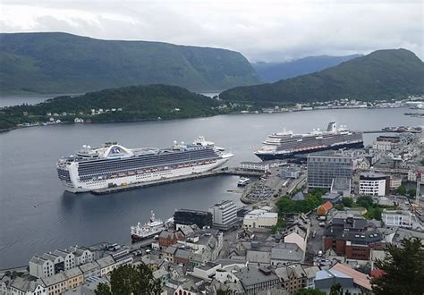 Detailed information for port of alesund (norway). Alesund, Norway Cruise Ships Schedule 2020 | Crew Center