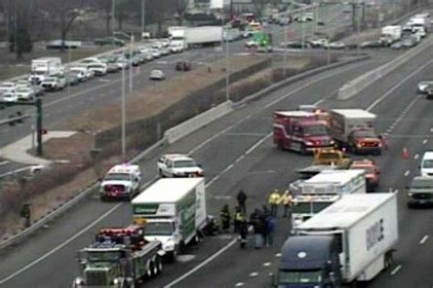 Police 1 Person Hurt In I 95 Accident In New Haven