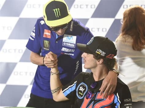 Bagnaia, geboren in turijn (turijn, italië), was succesvol in minimoto en won het europese. Italienische Talente in der WM: Valentino Rossis ...
