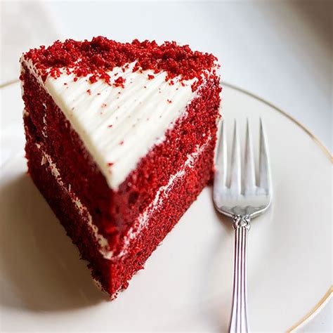 This classic red velvet layer cake is made tender with buttermilk. Red Velvet Cake - كيك الريد ڤيلڤيت
