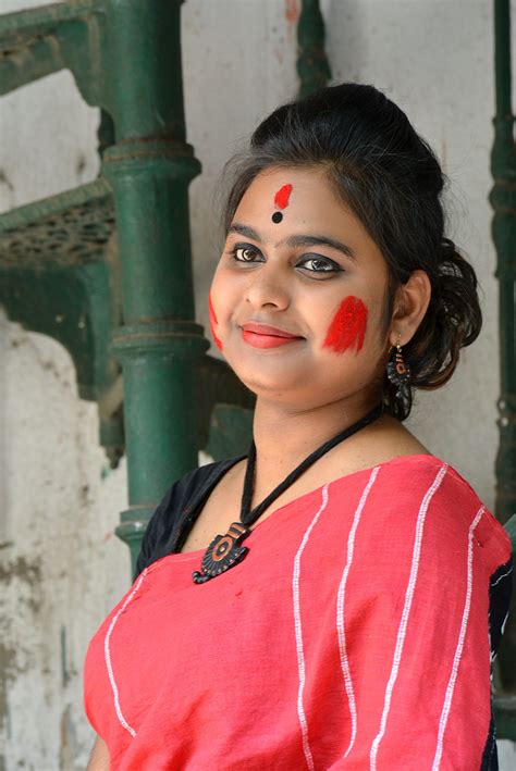 Beautiful Girl Posing In Saree Pixahive