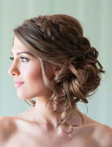 Podéis ver más vídeos en: Peinados de novia recogidos, 12 consejos