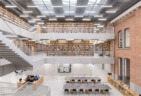 Photo 10 Of 14 In 7 Awe Inspiring Modern Libraries That Bend The Genre