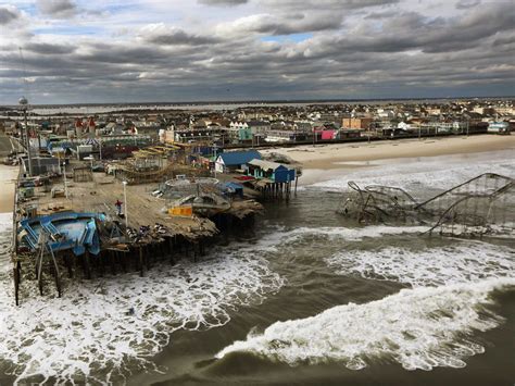 Mario Tama Photographing The Destruction Of Hurricane Sandy Sophie