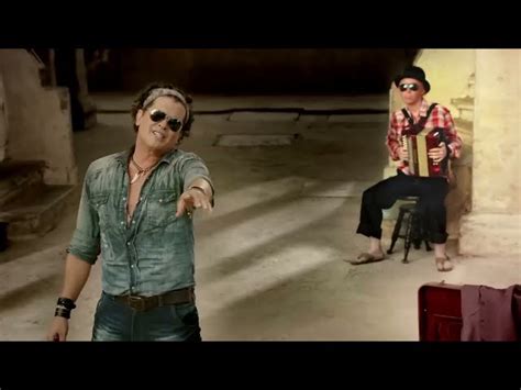 Carlos Vives La Foto De Los Dos Letra Y Videos Musicales